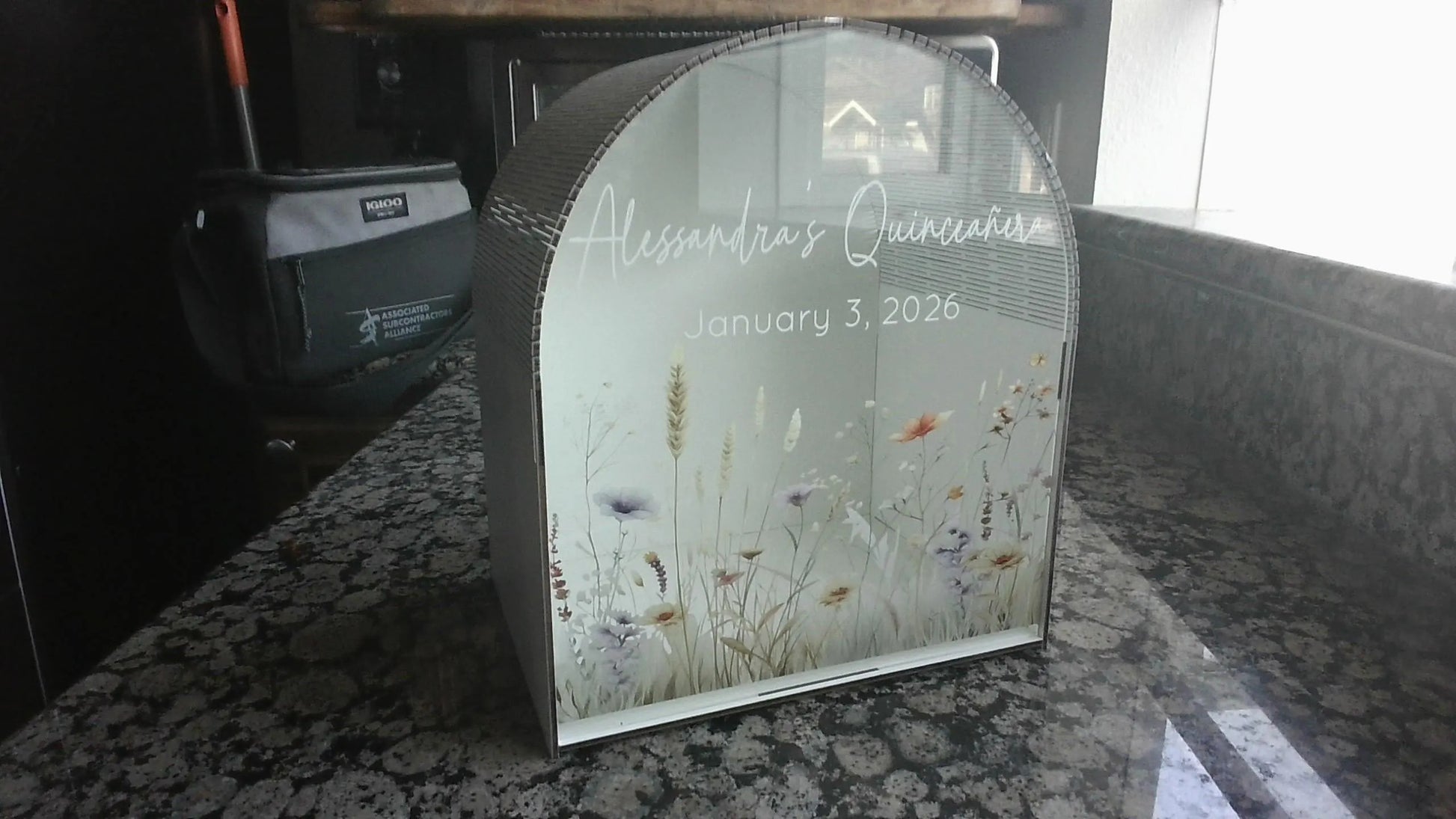 A beautiful centerpiece for your wedding day 💍 Personalized Wedding Card Box