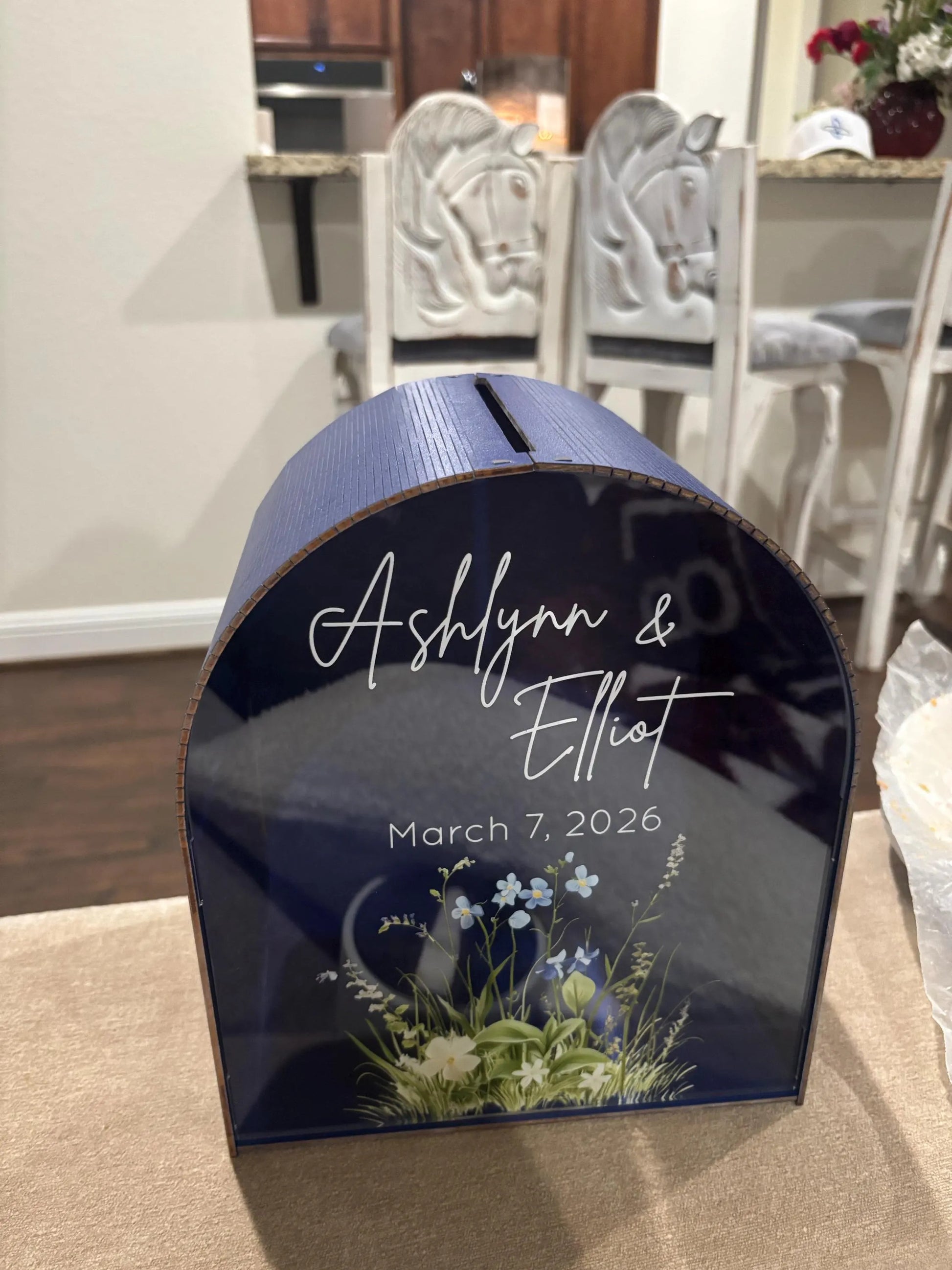 A beautiful centerpiece for your wedding day 💍 Personalized Wedding Card Box