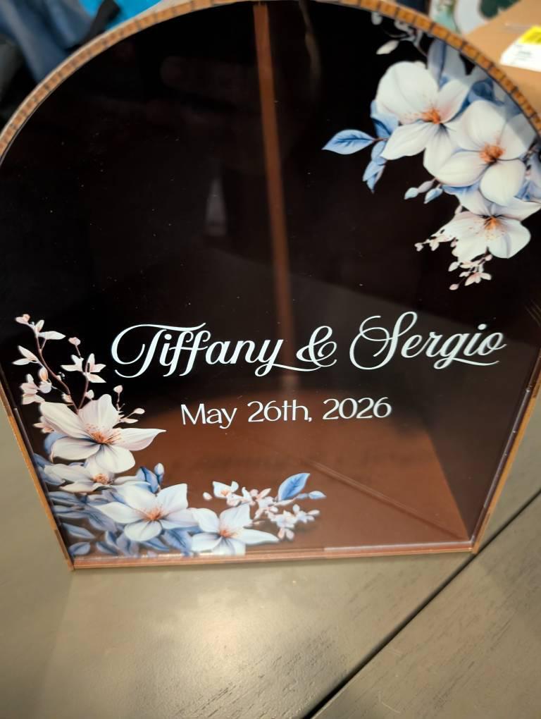 A beautiful centerpiece for your wedding day 💍 Personalized Wedding Card Box